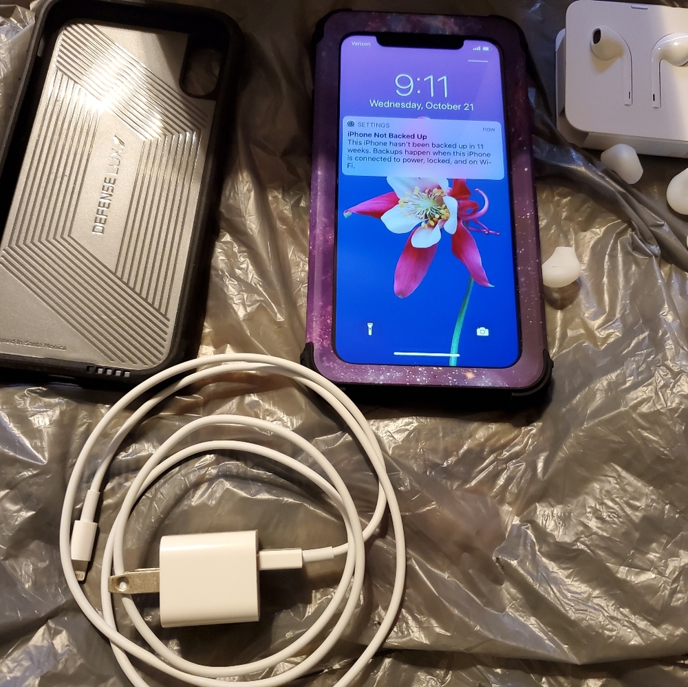 Iphone XR & 2 Cases